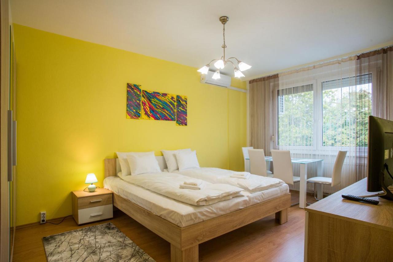 Otthon-Laksz Apartman Ньиредьхаза Экстерьер фото